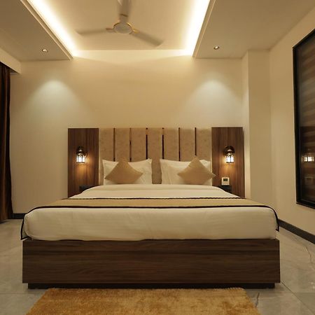 Hotel Snj Taj Grand à Agra  Extérieur photo