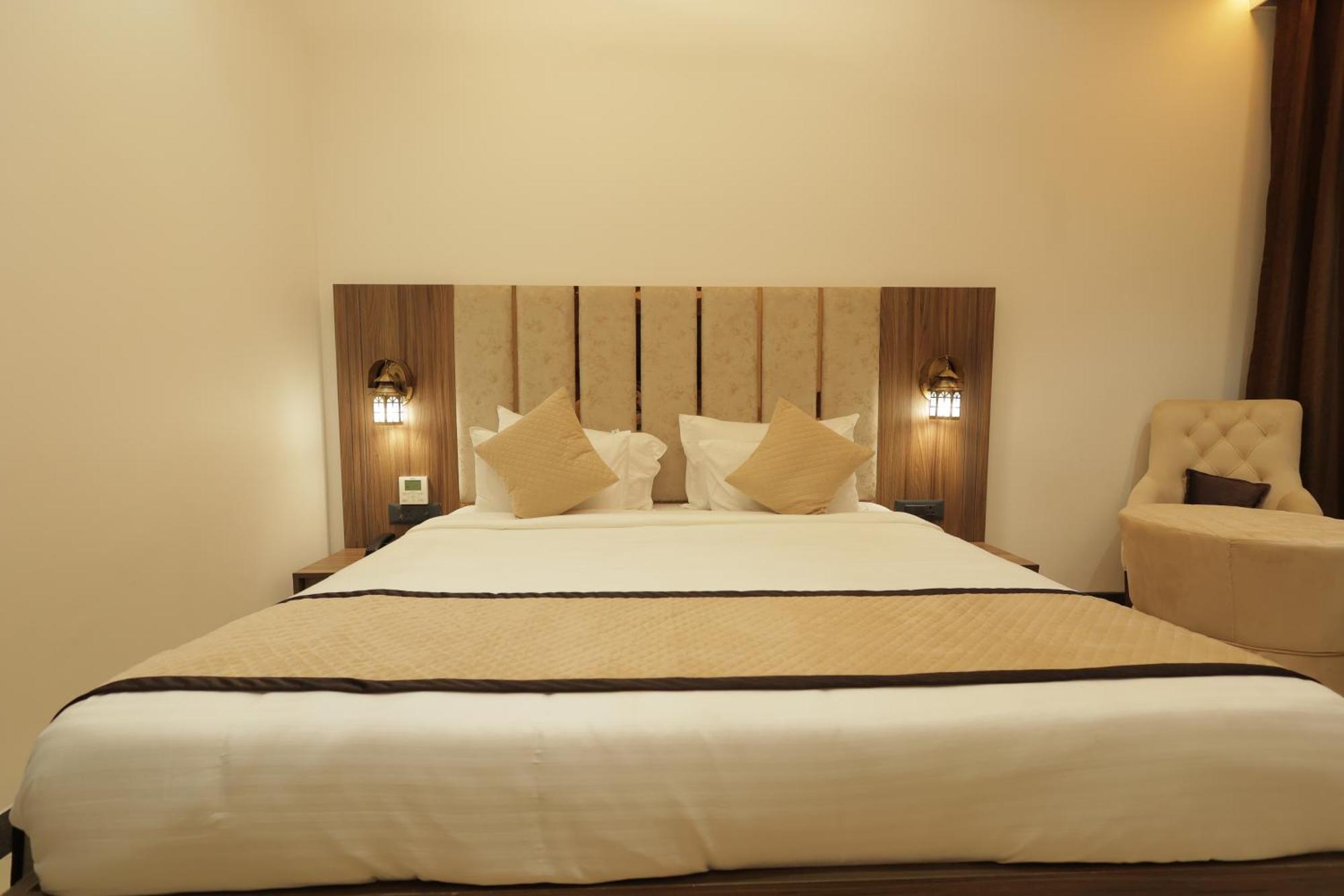 Hotel Snj Taj Grand à Agra  Extérieur photo