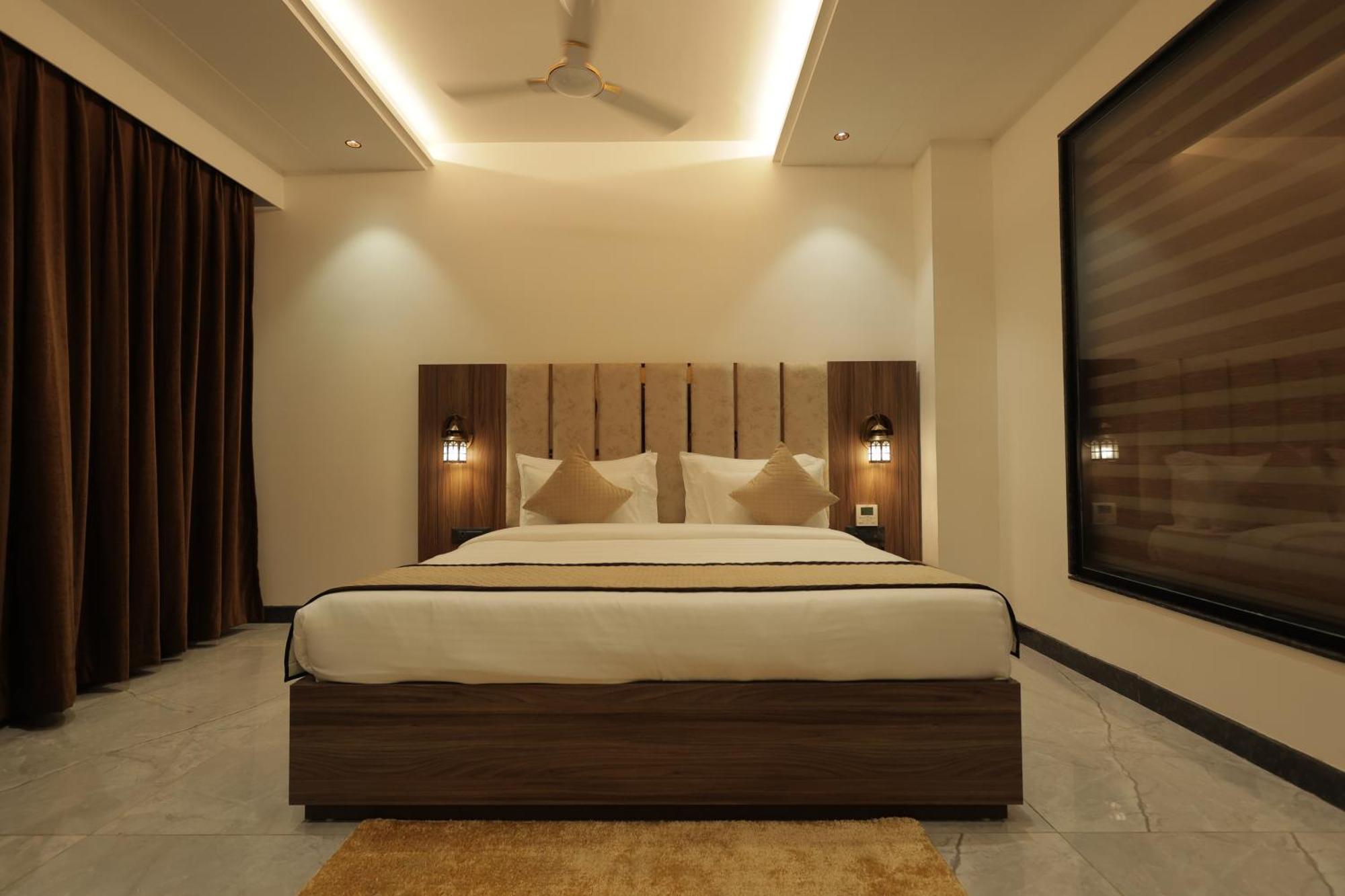 Hotel Snj Taj Grand à Agra  Extérieur photo